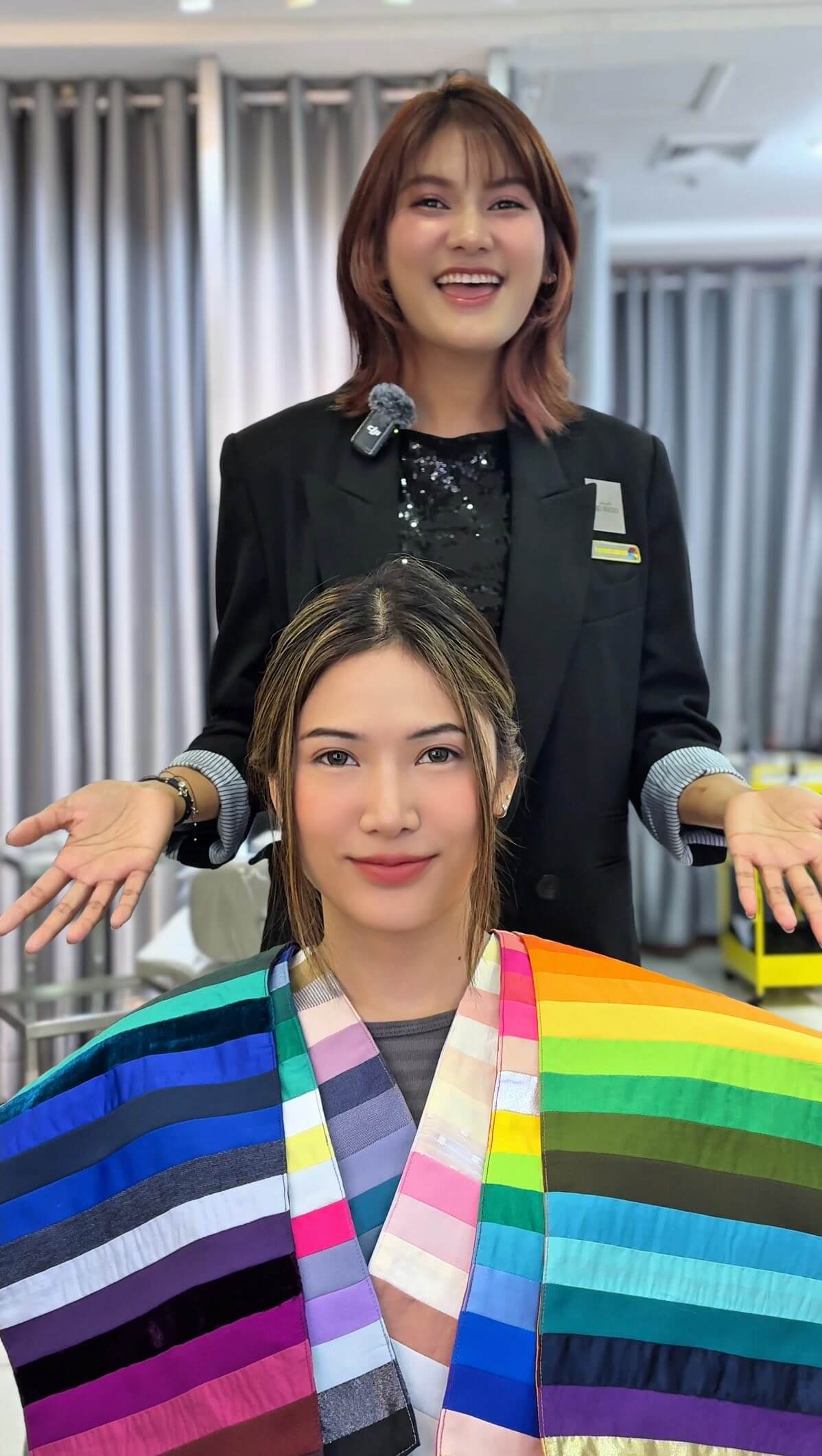 Personal Color 150 สี
ค้นหาสีที่ใช่ ที่ช่วยให้คุณดูดีได้ทั้งในที่ทำงาน

มีโปรนักเรียน-นักศึกษา ลองสอบถามเพิ่มเติมได้เลยนะคะ 

Akiendo ไม่ได้แค่ถูกเลือกเพราะราคา… แต่เพราะคุณค่าในทุกบริการ

 ทำสีทุกครั้งมีการวิเคราะห์สีที่เหมาะกับบุคคล
 กระบวนการดูแลแบบนานาชาติ ครบทุกขั้นตอน
 ค่าผมยาวแจ้งชัดเจน ไม่มีบวกเพิ่มภายหลัง

ไม่ใช่แค่ทำสี แต่คือการเปลี่ยนลุคที่เหมาะกับตัวคุณที่สุด

Akiendo is chosen not just for the price, but for the value.

 All coloring services include personalized consultation
 International -standard care & process are part of every service
 Transparent pricing with clear long-hair charges – no surprises

More than a color — it’s a look that truly suits you.

-
Metoropolis suite by Hilton ,soi Phrom si1,Sukhumvit39
จองคิวหรือสอบถามได้ที่เบอร์ tel:020048180
Line@: aki-endo
เวลาทำการ: 10:00AM – 8:00PM (หยุดทุกวันอังคาร Tueday closed)

#AKIENDO #bangkokhairsalon #Saloninbangkok #JapaneseHairStyle #PersonalColor #Highlight #Haircut #Balayage #ไฮไลท์ #ตัดผม #สีผม #バンコクヘアサロン #パーソナルカラー #Thebesthairsaloninbangkok
#haircolor #layercut #personalhaircolor #seemlesshighlights #koreahairstyle