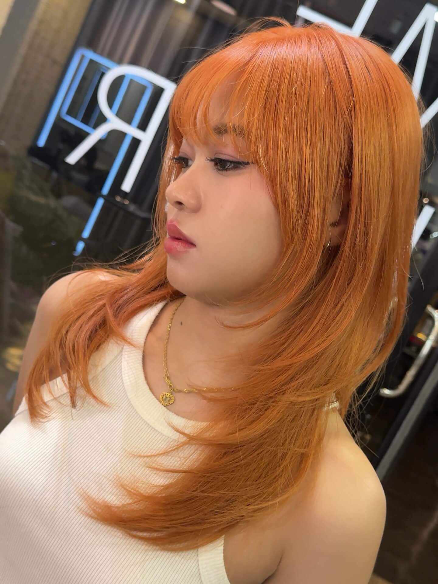 สีส้ม Orange Vibe 
เทรนด์แรงปี 2026 ที่ทั้งสดใสและโดดเด่น
เปล่งประกายทุกครั้งที่ขยับตัว 

เตรียมพร้อมตั้งแต่ตอนนี้ นำเทรนด์ก่อนใคร
สำหรับคนที่ไวต่อแฟชั่น และแม้กระทั่งคนทำงาน
ก็สามารถปรับระดับความสว่างให้เหมาะสมได้

นักเรียน นักศึกษา มีโปรโมชันส่วนลดพิเศษด้วยนะคะ 

2026’s hottest shade: Orange Vibe 
Fresh, bold, and effortlessly stylish.
Be the sunshine wherever you go.

Get ready now and stay ahead of the trend 
Perfect for trendsetters — and even for professionals who need a polished look,
since the brightness can be adjusted.

Plus, we’ve got student discounts! DM us to find out more 

#สีผมส้ม #เทรนด์ผม2026 #สีผมแฟชั่น #ทรงผมใหม่ #ส่วนลดนักเรียน

#OrangeVibe #HairTrend2026 #BoldHairColor #HairTransformation #StudentDiscount
#akiendo #hairsalonbangkok