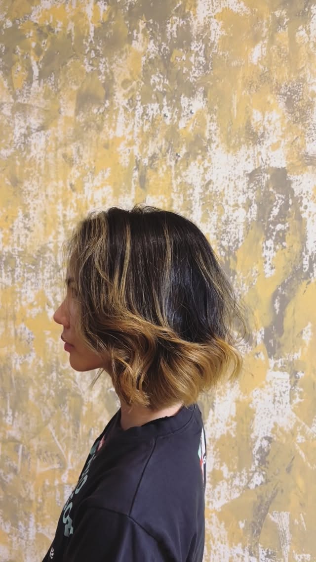 Thank you for coming ️ Hair donation cut & Highlight color Your donated hair is carefully collected and sorted by type.
To create one wig, about 500g of hair is needed.
The wigs are handmade by people such as local villagers or prison inmates — the donation money goes to support their work.
Finished wigs are provided free of charge to those in need. Please note: your donated hair may not immediately become a wig, as each one is custom-made after an order is placed. Learn more here @fromangelfoundation