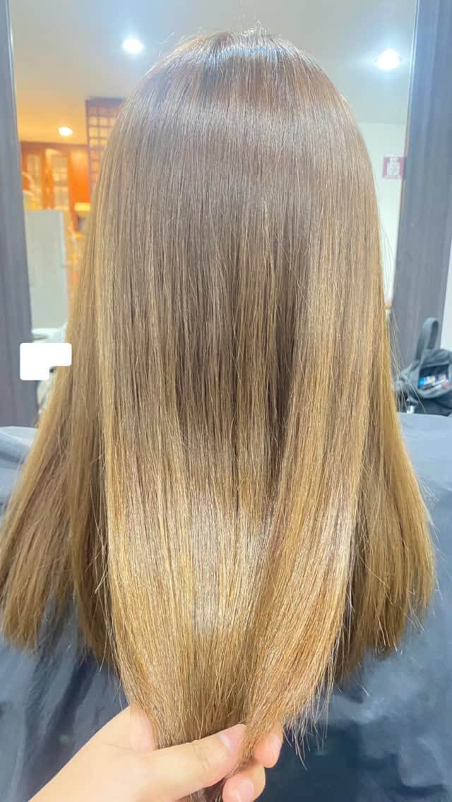 Love hairlow llayer
Cut+ color +milbon treatment
ทำผมโดยช่างญา ช่างทำผมสไตล์ญี่ปุ่น
️ Free parking available
ร้านเปิดให้บริการ 9.00-18.30
สำรองคิวได้ที่เบอร์
️02-662-7106
24hours web reservation
https://reservia.jp/reserve/menu/2c7018bae1?start_page=2&is_guest=1
LINE account
https://lin.ee/3Cm0Ksiac #coco106 #106hair #digitalperm #coolperm #color hiligth milbon salon beauty treatment straight cut sodashower shothair longhair japan bangkok sukhumvit39 ร้านเสริมสวยในกรุง