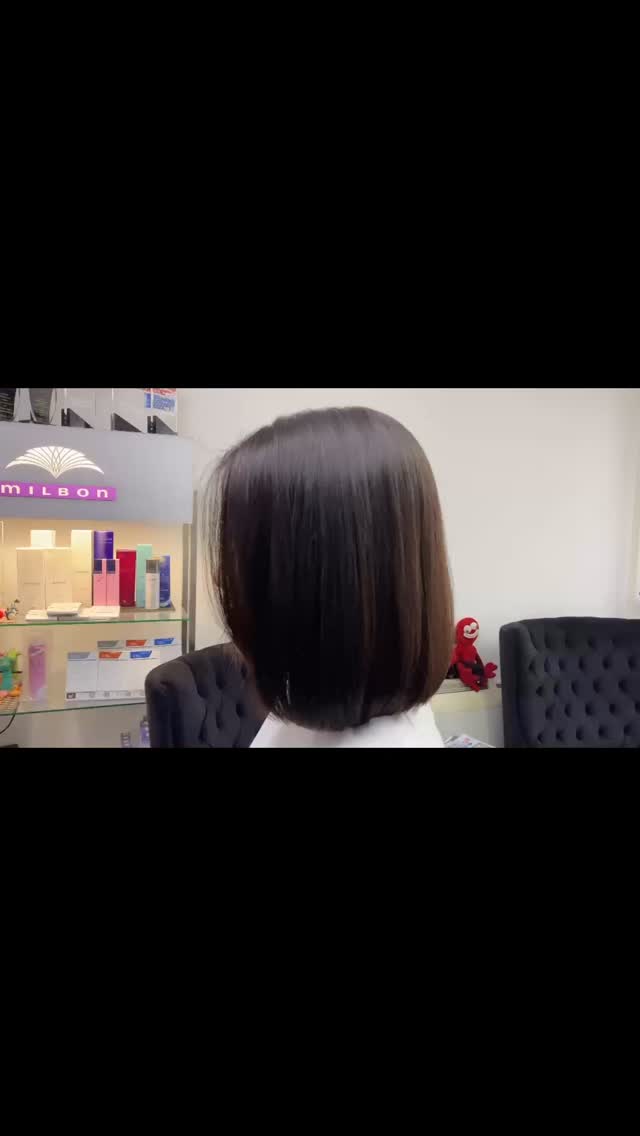 Shot hairBob  low layer 
Cut+ hiligth +color+ milbon treatment 
 ทำผมโดยช่างญา ช่างทำผมสไตล์ญี่ปุ่น 
️ Free parking available 
ร้านเปิดให้บริการ 9.00-18.30 
สำรองคิวได้ที่เบอร์
️02-662-7106
24hours web reservation
https://reservia.jp/reserve/menu/2c7018bae1?start_page=2&is_guest=1
LINE account
https://lin.ee/3Cm0Ksiac  #coco106 #106hair #digitalperm #coolperm #color hiligth milbon salon beauty treatment straight cut sodashower shothair longhair japan bangkok sukhumvit39 ร้านเสริมสวยในกรุง