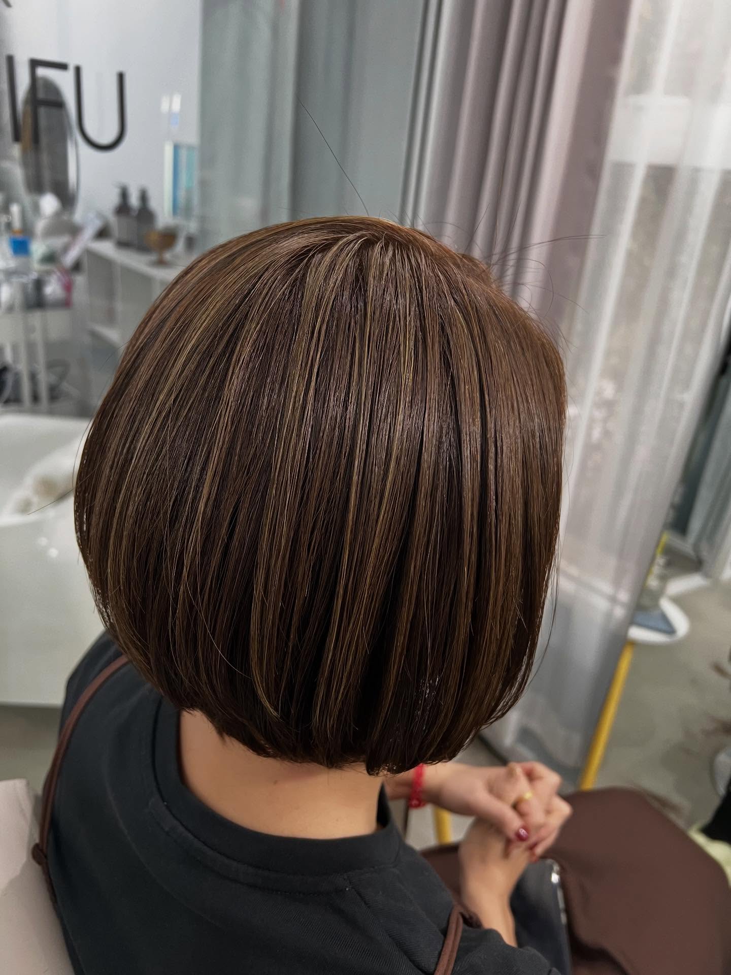 ショート️ハイライト  大人女子には細めハイライトが上品で可愛い！