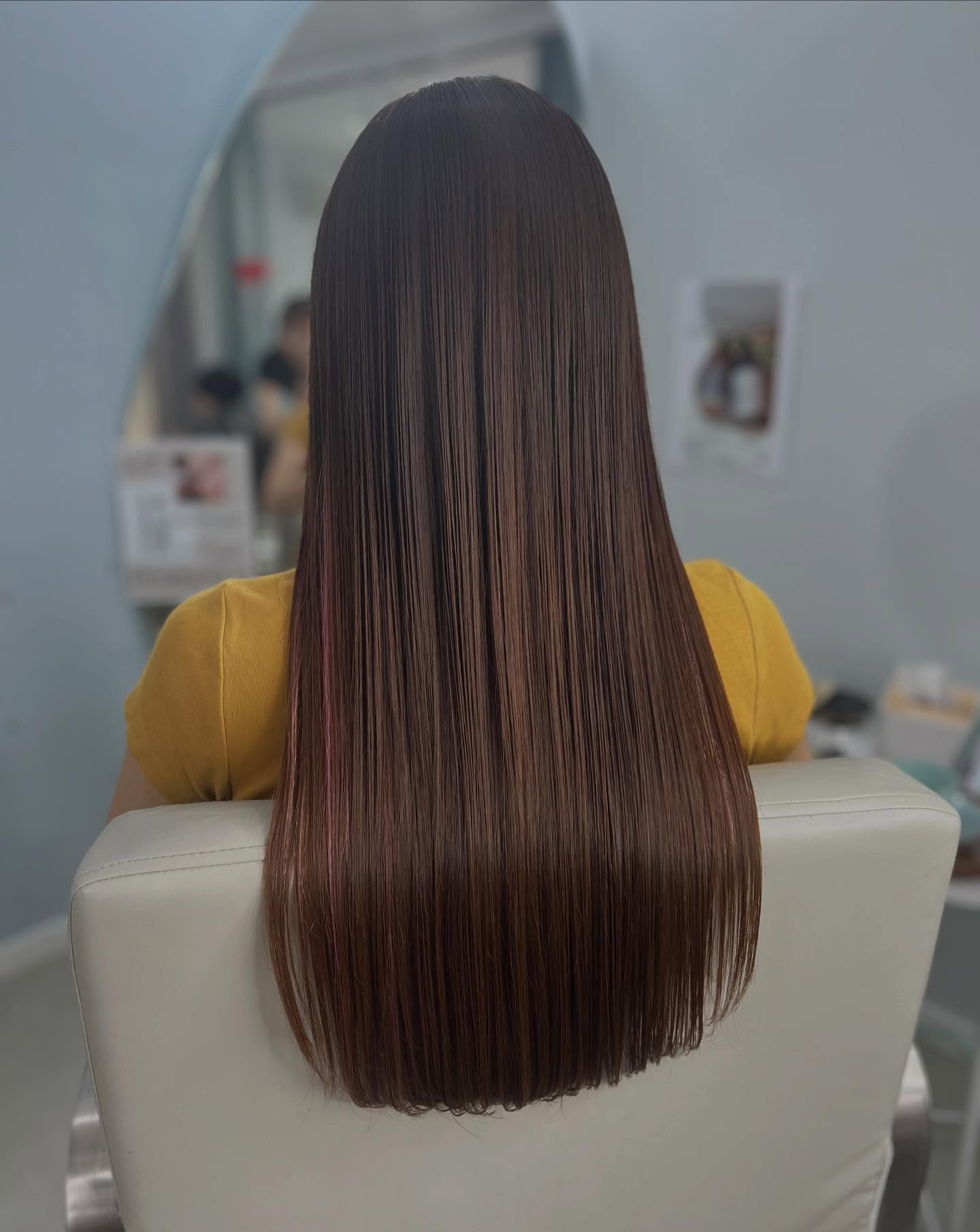 ♡  タイに来てから髪の調子が良くない…  ダメージによる広がり、うねりは　
KINUトリートメント、ストレートメニュー
をぜひお試しください♪  「日本にいる時より髪の毛が綺麗になった」
「毎日のスタイリングが楽になった♪」
「仕上がりがインスタの写真と同じで大満足❣️」  などととても嬉しいお言葉をいただいております️🫶  ご予約ご相談はLINE@よりお願いいたします  “Kinu Treatment” โปรแกรมแนะนำ ครองใจสาวๆที่อยากมีผมสุขภาพดี 
คินุทรีตเมนท์ …บำรุงผมนุ่มลื่น ดุจแพรไหม