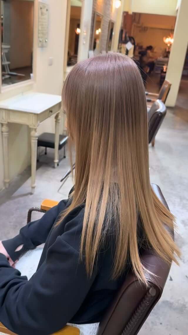 くすみのあるミルクティーグレージュから透明感のあるミルクティーカラーのグラデーション  #bangkok #美容院 #dear #sukhumvit39 #hairsalon