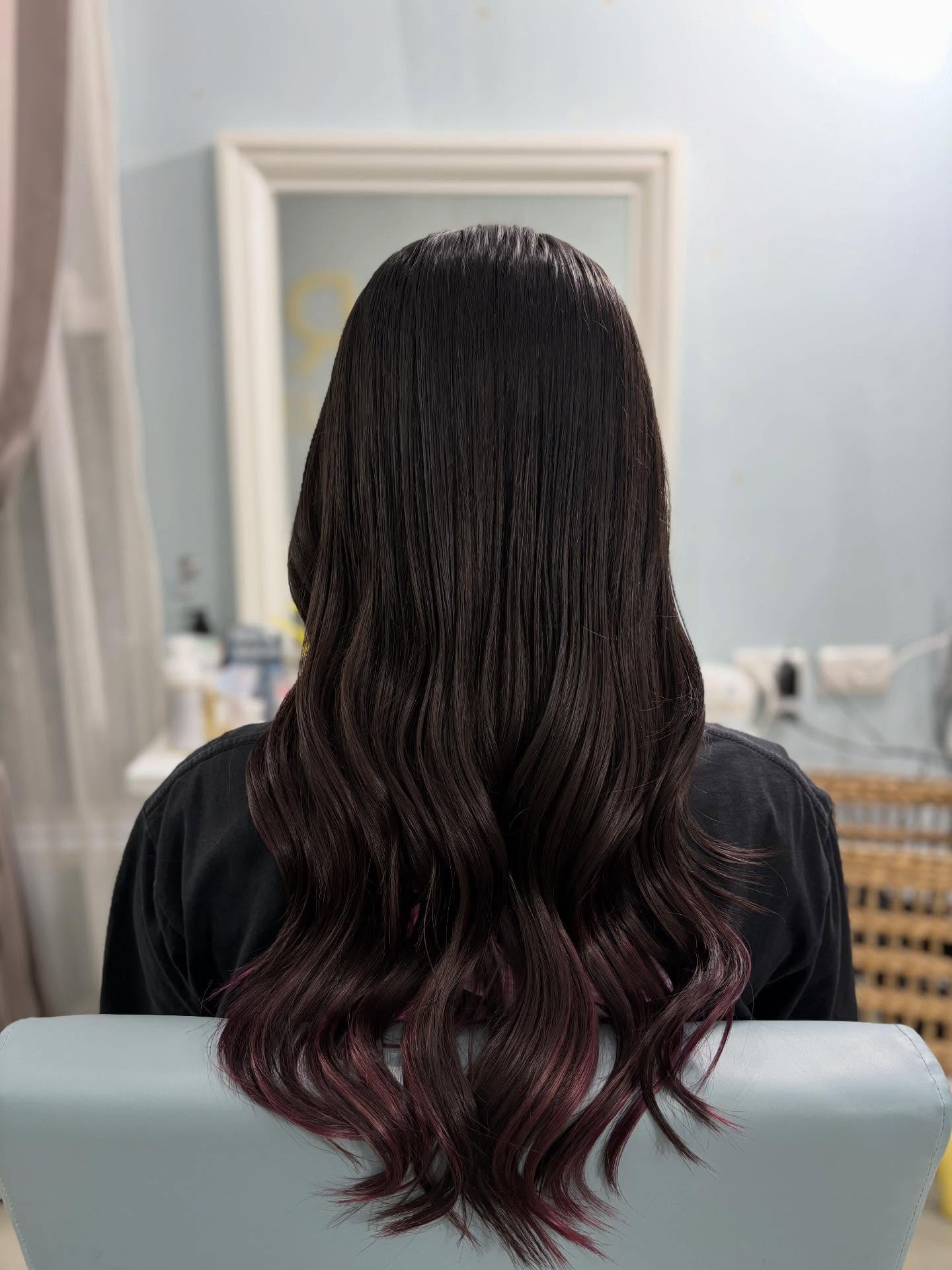 ブリーチしなくてもハイトーンのカラーを何回かすると綺麗に色が入るようになります♪  ไฮไลท์เทคนิคคัลเลอร์ โดยช่างฝีมือชาวญี่ปุ่น
พบกันที่ ansR Hair Salon นะคะ  จองคิวได้ที่ Line : https://lin.ee/ipxhtUk