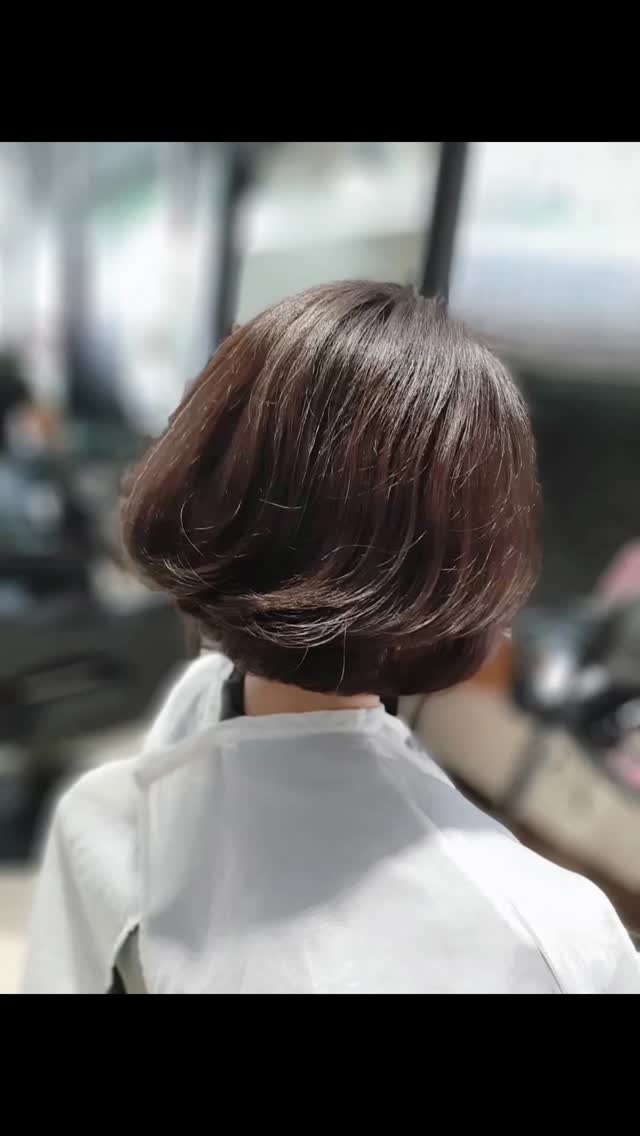 Bob Slide layer
Cut+Perm+Trementme
ร้านทําผมสไตล์ญี่ปุ่น แถวสีลม สนใจ สอบถามและจอง P Free parking available ทางร้านมีบริการ จอดรถฟรีค่ะ สนใจสอบถามและจองคิวกับทางร้านได้ที่เบอร์ 02-2679-106 สวัสดีคะ ร้านทําผม 106 ANNEX เวลา าการ 10:00-19:30 https://lin.ee/Zmaaw5K Silom 6 https://reservia.jp/reserve/menu/b9855edf7b?start_page=2&is_guest=1*รบกวนจองเวลาก่อนมารับบริการทุก ครั้งนะคะ
#digitalperm #azsodaspa #highlightcolor #hairsalon #bangkokbeauty ร้านท่าผม กรุงเทพฯ สีลมซอย6