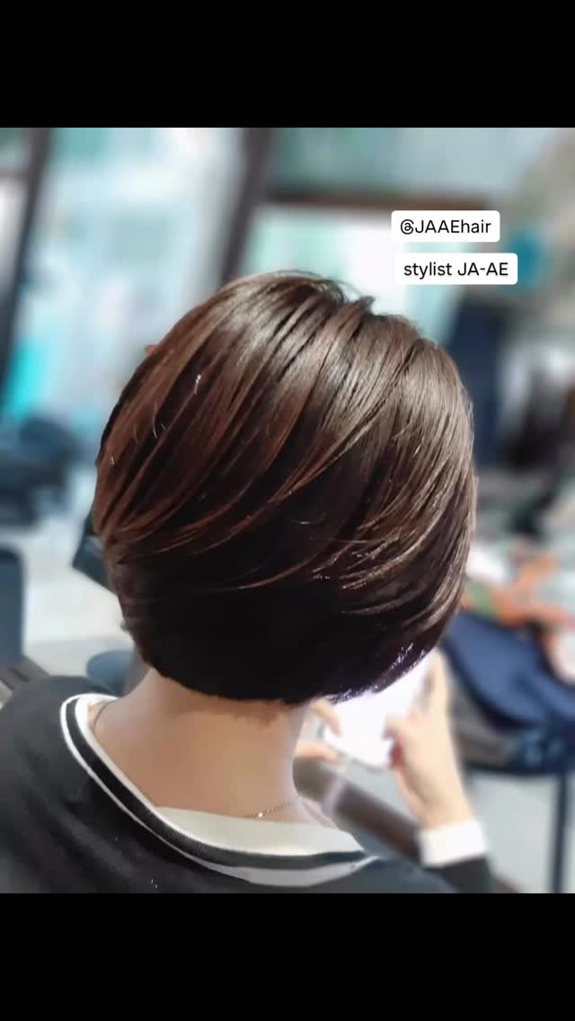 Short  Gradient 
Cut+sodaspa
ร้านทําผมสไตล์ญี่ปุ่น แถวสีลม สนใจ สอบถามและจอง P Free parking available ทางร้านมีบริการ จอดรถฟรีค่ะ สนใจสอบถามและจองคิวกับทางร้านได้ที่เบอร์ 02-2679-106 สวัสดีคะ ร้านทําผม 106 ANNEX เวลา าการ 10:00-19:30 https://lin.ee/Zmaaw5K Silom 6  https://reservia.jp/reserve/menu/b9855edf7b?start_page=2&is_guest=1*รบกวนจองเวลาก่อนมารับบริการทุก ครั้งนะคะ 
#digitalperm #azsodaspa #highlightcolor #hairsalon #bangkokbeauty