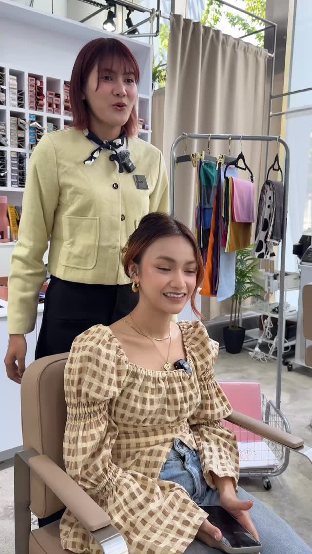 ก่อนจะตัดสินใจเลือกทรงผม
เราขอเริ่มจากการทำความเข้าใจ “ตัวคุณ” ให้ชัดเจนก่อน ที่ Akiendo
เราไม่รีบคุยเรื่องการตัดหรือทำสีทันที เราจะดูทั้งโครงหน้า บุคลิก ไลฟ์สไตล์
รวมถึงภาพลักษณ์ที่คุณอยากเป็น
แล้วจึงออกแบบทรงผมที่เหมาะกับคุณจริง ๆ ผลลัพธ์ที่ได้จึงดูเป็นธรรมชาติ
ไม่ฝืน และรู้สึกเข้ากันได้ดีตั้งแต่วันแรก นี่คือกระบวนการออกแบบ
ไม่ใช่การเดาจากความรู้สึก Design You / All in One Set
มาพร้อมกับ Personal Counseling สำหรับคุณโดยเฉพาะ Before deciding on a hairstyle,
we take time to understand you first. At Akiendo,
we don’t jump straight into cutting or coloring. We look at your features, mood, and lifestyle,
as well as the image you want to express,
then design a style that truly fits you. That’s why the result feels natural,
effortless, and right from the start. This is a design process,
not a guess. The Design You / All in One Set
includes personal counseling tailored to you. Akiendo – Sukhumvit 39 & Ari • Sukhumvit39 : Metropolis Suite by Hilton
• Ari : Vanit Village – Ari TELSukhumvit39 branch: 02-004-8180 TELAri branch: 099-628-0016 LINE@: aki-endo
Open: 10:00–20:00 (หยุดทุกวันอังคาร Tueday closed) #Akiendo #personaldesign #bangkokhairsalon #AkiendoAri
#APDL