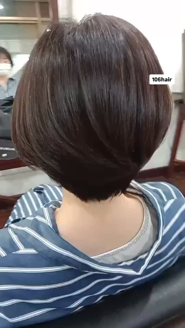 『オーガニックカラーナチュラルベージュ似合わせショートボブ』  制作したスタイリストが、質感・色味・形のすべてにこだわり抜いて命名したシグニチャースタイル。  オーガニックカラー
繰り返すほどに満ちる、本物のツヤ。
 ナチュラルベージュ
肌を美しく、透明感を引き出す柔らかな色。
️ 似合わせショートボブ
骨格を計算し尽くした、あなただけの黄金比シルエット。  動画から伝わるこの「柔らかさ」と「まとまり」を、ぜひ店頭で体感してください。  #オーガニックカラーナチュラルベージュ似合わせショートボブ #ショートボブ #似合わせカット #髪質改善  02-662-7106
🌐 予約URLはプロフィールからチェック