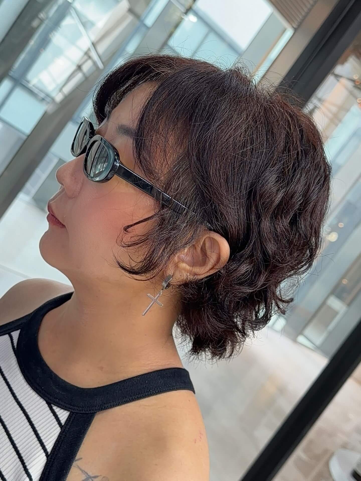 ผมสั้นลอนเบา ๆ
ที่ดูเป็นธรรมชาติ แต่มีสไตล์  ช่วยให้ลุคดูเท่ขึ้น
แต่ยังคงความเป็นผู้หญิง  ทรงที่ไม่ต้องจัดมาก
แต่ดูดีได้ทุกวัน  เมื่อทรงผมเข้ากับตัวเรา
ทุกอย่างก็ดูลงตัวขึ้นทันที  Your style. By design.  Soft short curls
that feel natural but stylish.  A look that adds a little edge,
while keeping the feminine touch.  Easy to wear,
easy to love.  When the hairstyle truly suits you,
everything just feels right.  Your style. By design.  Akiendo – Sukhumvit 39 & Ari  • Sukhumvit39 : Metropolis Suite by Hilton
• Ari : Vanit Village – Ari  TELSukhumvit39 branch: 02-004-8180  TELAri branch: 099-628-0016  LINE@: aki-endo
 Open: 10:00–20:00 (หยุดทุกวันอังคาร Tueday closed)  #Akiendo #personaldesign #bangkokhairsalon #AkiendoAri
#APDL