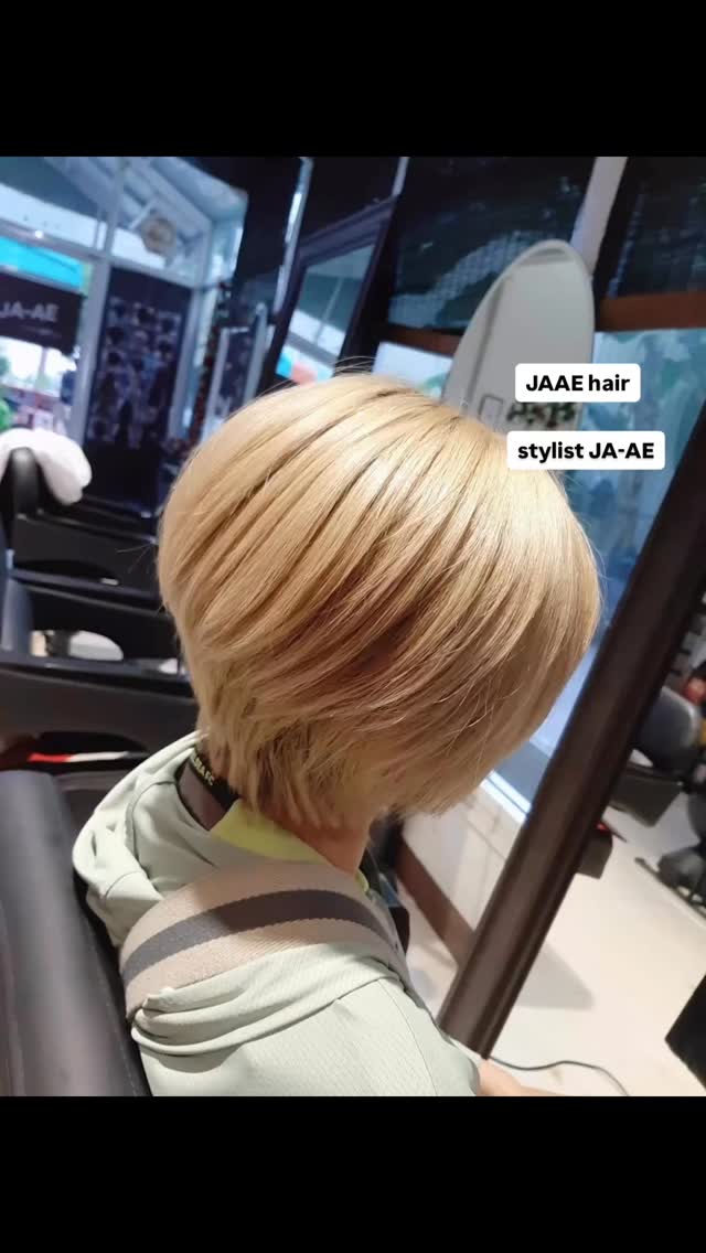 Short Gradient
Cut+color +Trementment
ร้านทําผมสไตล์ญี่ปุ่น แถวสีลม สนใจ สอบถามและจอง P Free parking available ทางร้านมีบริการ จอดรถฟรีค่ะ สนใจสอบถามและจองคิวกับทางร้านได้ที่เบอร์ 02-2679-106 สวัสดีคะ ร้านทําผม 106 ANNEX เวลา าการ 10:00-19:30 https://lin.ee/Zmaaw5K Silom 6  https://reservia.jp/reserve/menu/b9855edf7b?start_page=2&is_guest=1*รบกวนจองเวลาก่อนมารับบริการทุก ครั้งนะคะ 
#digitalperm #azsodaspa #highlightcolor #hairsalon #bangkokbeauty