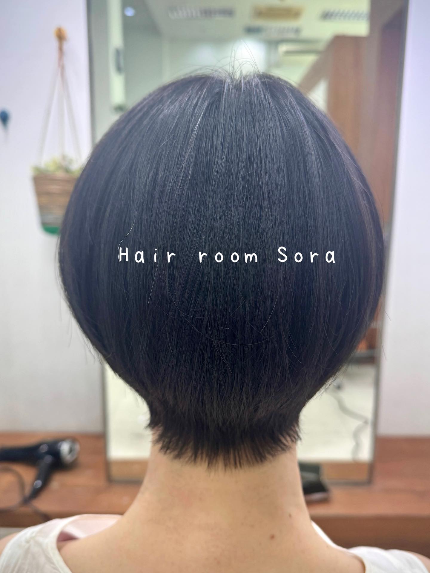 ️Short Hair Cut ️ すっきり耳掛け、丸みショートヘア A clean,rounded short haircut with a tucked-behind-the-ears-style. …………………………
ร้าน Hair Room Sora 299/7 ชั้น1, Sukhumvit Living Town, ซอยสุขุมวิท21(อโศก)
️ 02-169-1622
Line : @575zzlqc (มี @) #Hairroomsora #Hairroomsorabangkok #🤖Hairstyle sukhumvit21 Japanesesalon DigitalPerm デジパ ヘアールームソラ fashioncolor ร้านซาลอนญี่ปุ่น ซาลอน ทำผมรับปริญญา ทำผมออกงาน รับทำผม ดัดดิจิตอล ยืดผม ย้อมผม Repost head spa bangkok バンコク 美容院 hair spa bangkok バンコク ヘッドスパ バンコク 美容院 メンズ バンコク 美容室 japanese head spa bangkok bangkok head spa hair salon bangkok bangkok hair salon