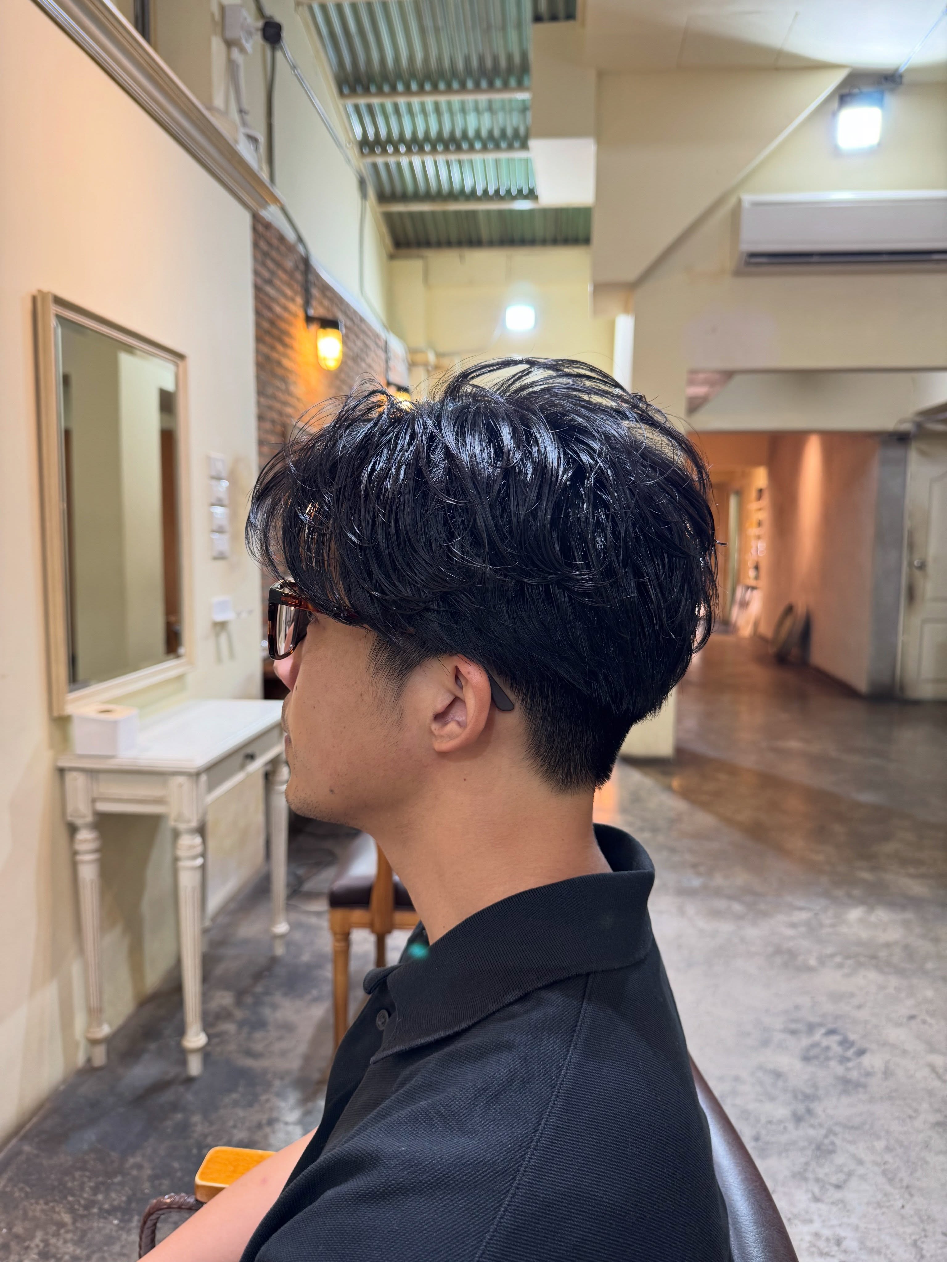 Dear Design 大人セクシーなパーマスタイル【DEAR Hair Design】|バンコクの美容院専門サイト|ビューティーバンコク
