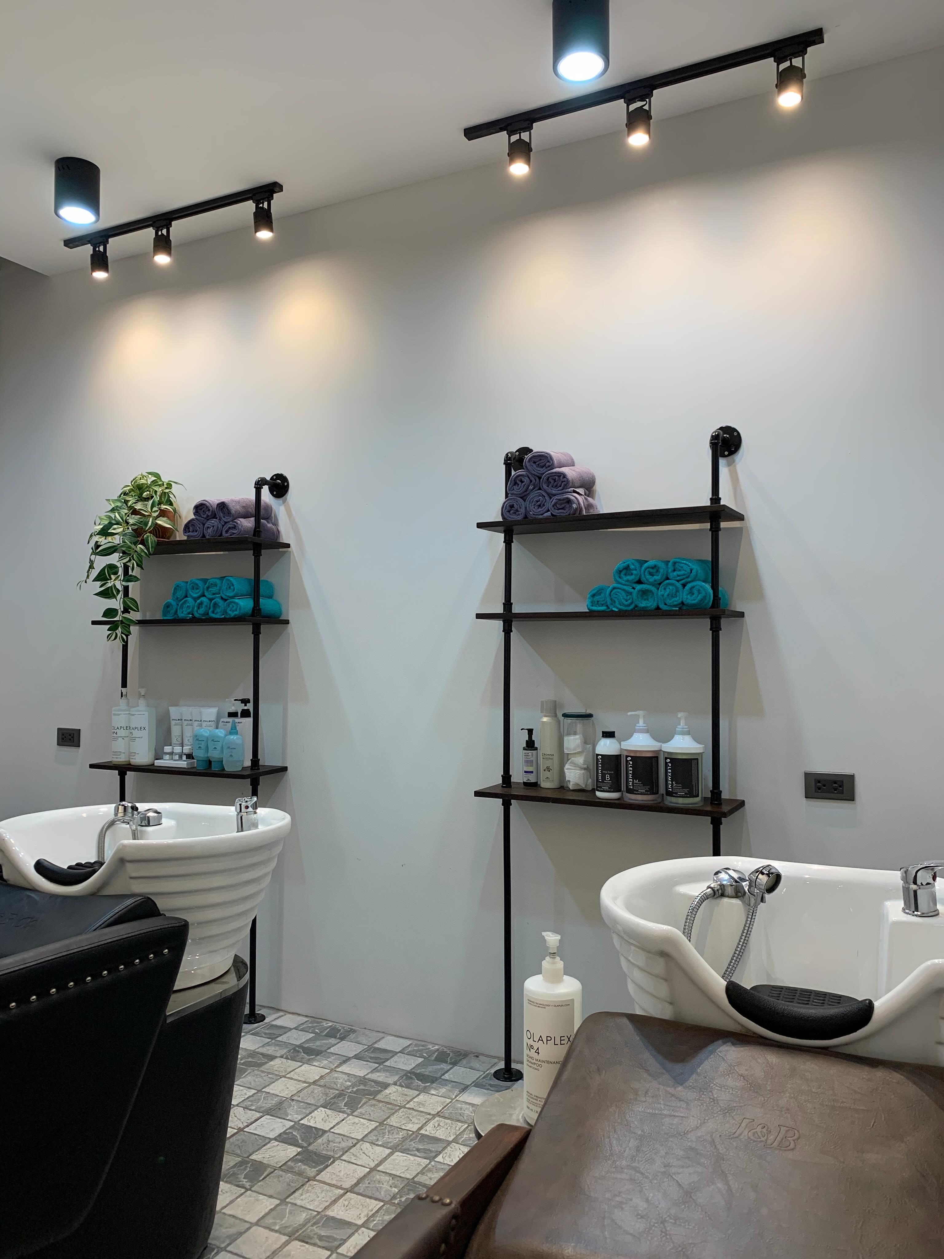 A peaceful space, a relaxing wash, and a fresh start for your hair.🫧  #hairatelierador
#バンコク美容室
#バンコクヘアサロン
#バンコクスクンビット
#ヘアスタイル