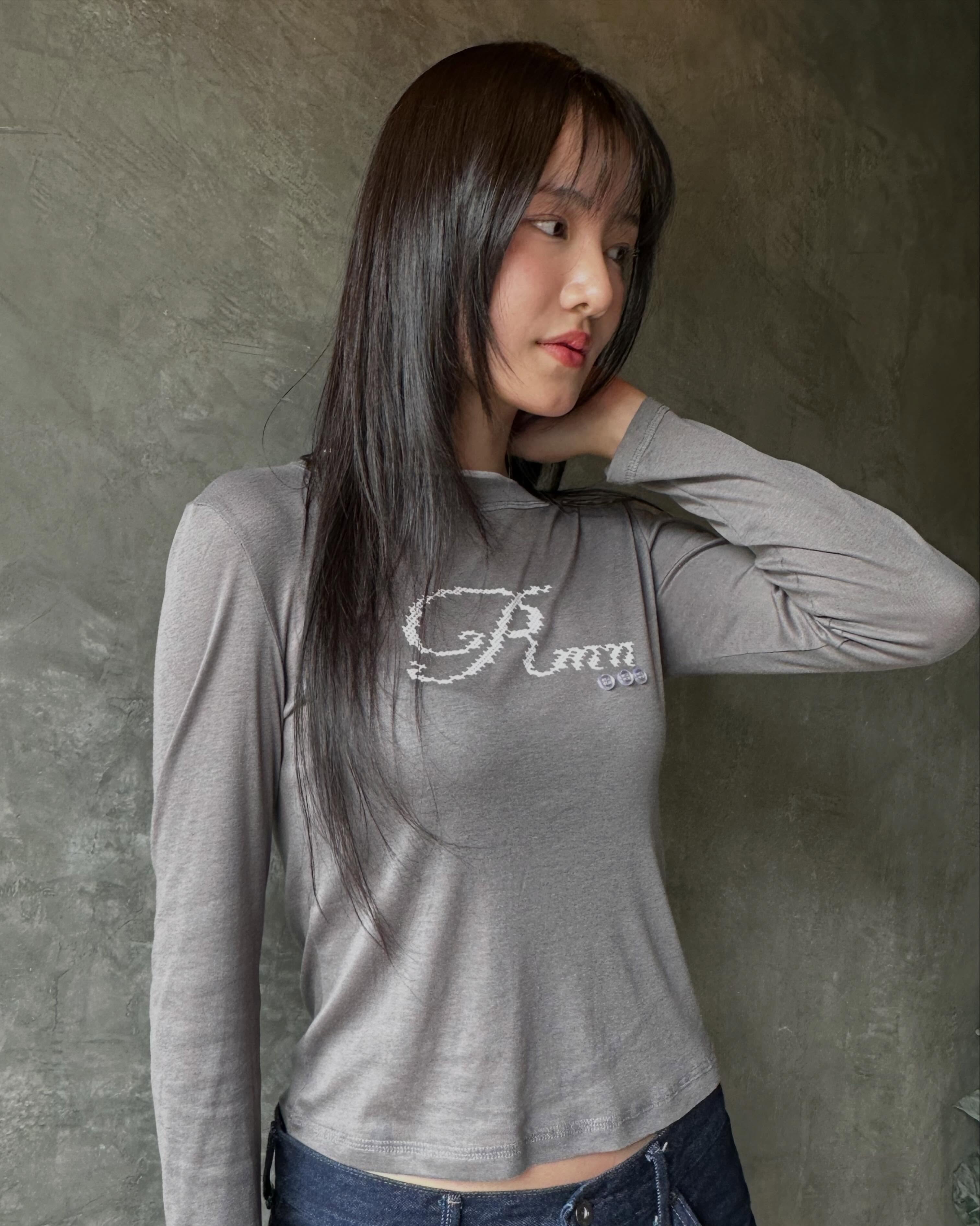 Dark Olive hair สีผมโปร่งแสง ไร้ประกายแดง  โทนมะกอกเข้มสุดหรู ช่วยลดประกายแดงของเส้นผมเอเชีย พร้อมเผยความเงางามมีมิติเมื่อกระทบแสง 
ลุคดูเย็นตา เบาสบาย และเข้ากับเลเยอร์กรอบหน้าได้อย่างลงตัว  พร้อมดูแลเส้นผมให้นุ่มลื่น ไม่ชี้ฟู ด้วยทรีทเมนต์บำรุงล้ำลึก  สนใจจองคิวหรือปรึกษา ทัก DM ได้เลยค่ะ  FB/IG/Tiktok: BELL Otonagami salon
Tel : 020003001
LINE: @skk6845h
Business hours: 9AM~9PM  #DarkOlive #สีผมมะกอก #สีโอลีฟแอช #สีผมเข้ม #สีผมโปร่งแสง